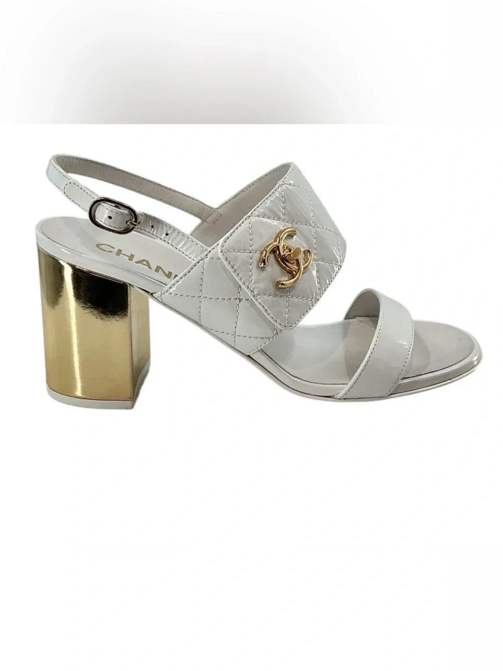 Absolutely GORGEOUS Patent Quilted Chanel Turnlock Sandals size 7 with box!